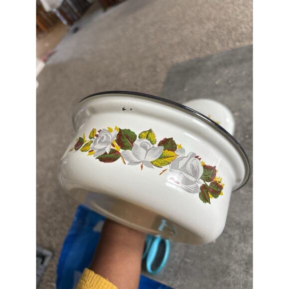 Vtg Floral Enamelware Sauce Pot w Lid 1 Qt./4 cups 1970’s - Picture 9 of 12